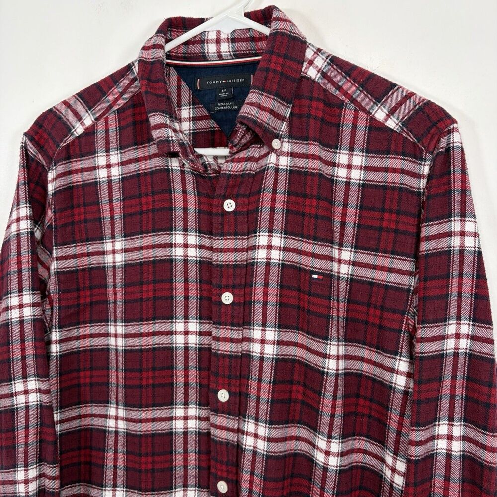 Tommy Hilfiger Regular Fit Button Down Flannel Shirt Mens Small Red Plaid Logo